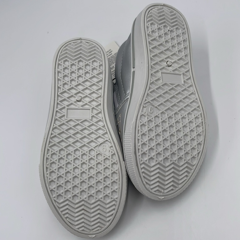 NWT KomfortMe Casual Silver Sneakers size 9 - Picture 4 of 8